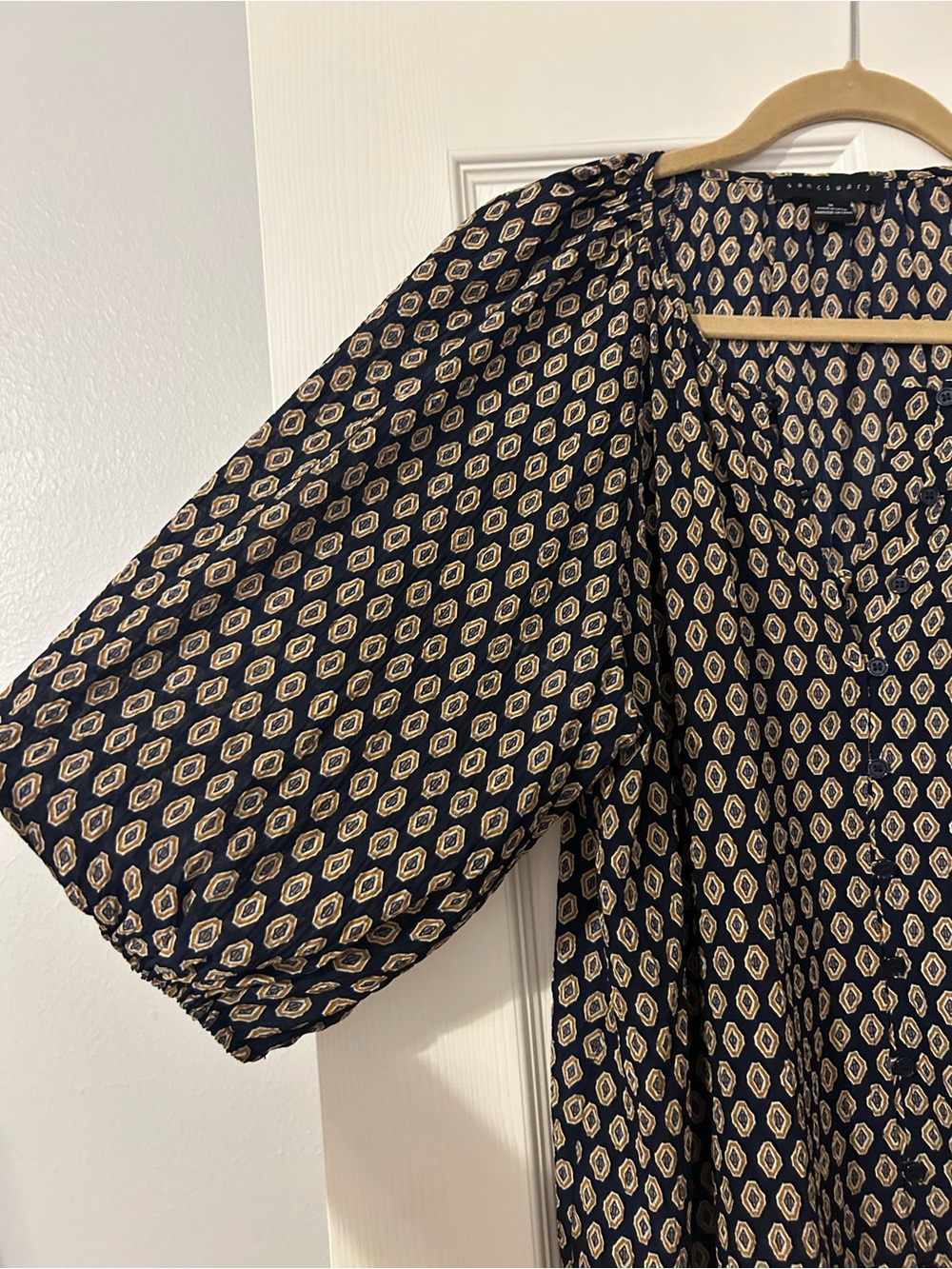 Sanctuary Navy Geometric Puff-Sleeve Blouse - Picture 4 of 7